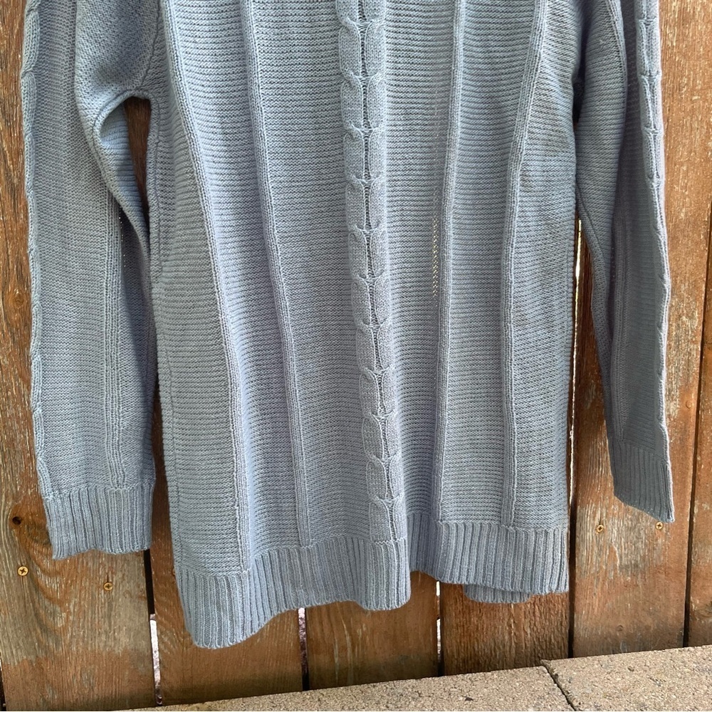 EVELYN TAYLOR Women’s Blue Knit Cardigan Sweater Size Medium - Picture 13 of 13